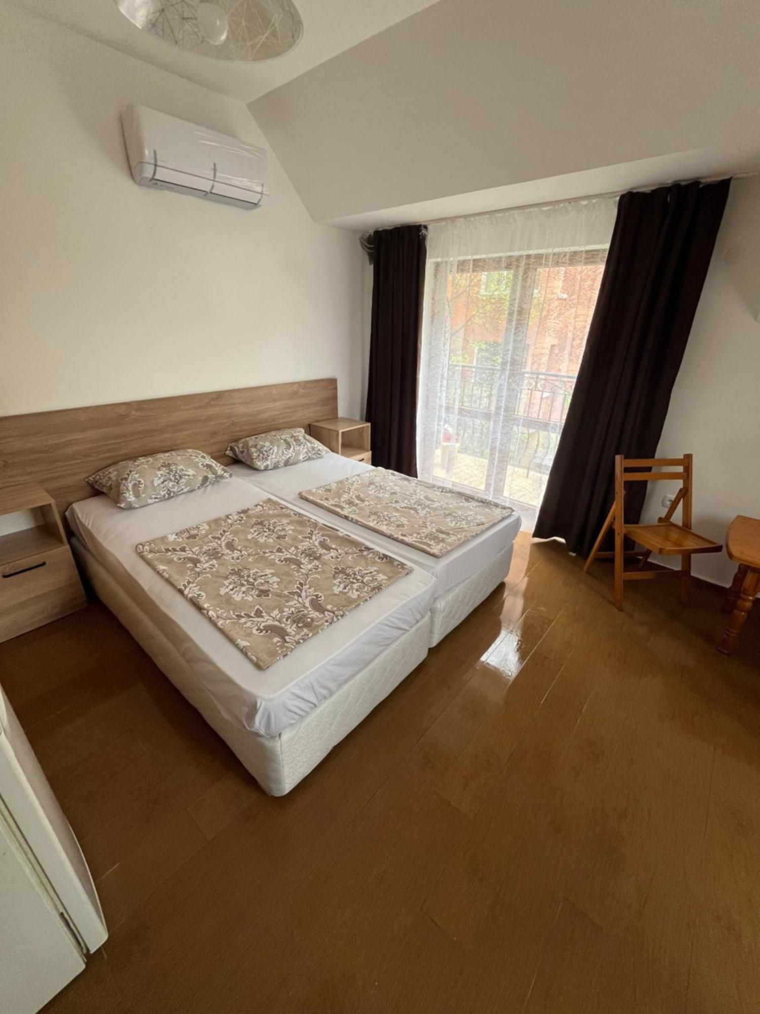 En-Suite Rooms: Novа Guesthouse In Sofia Center Exterior photo