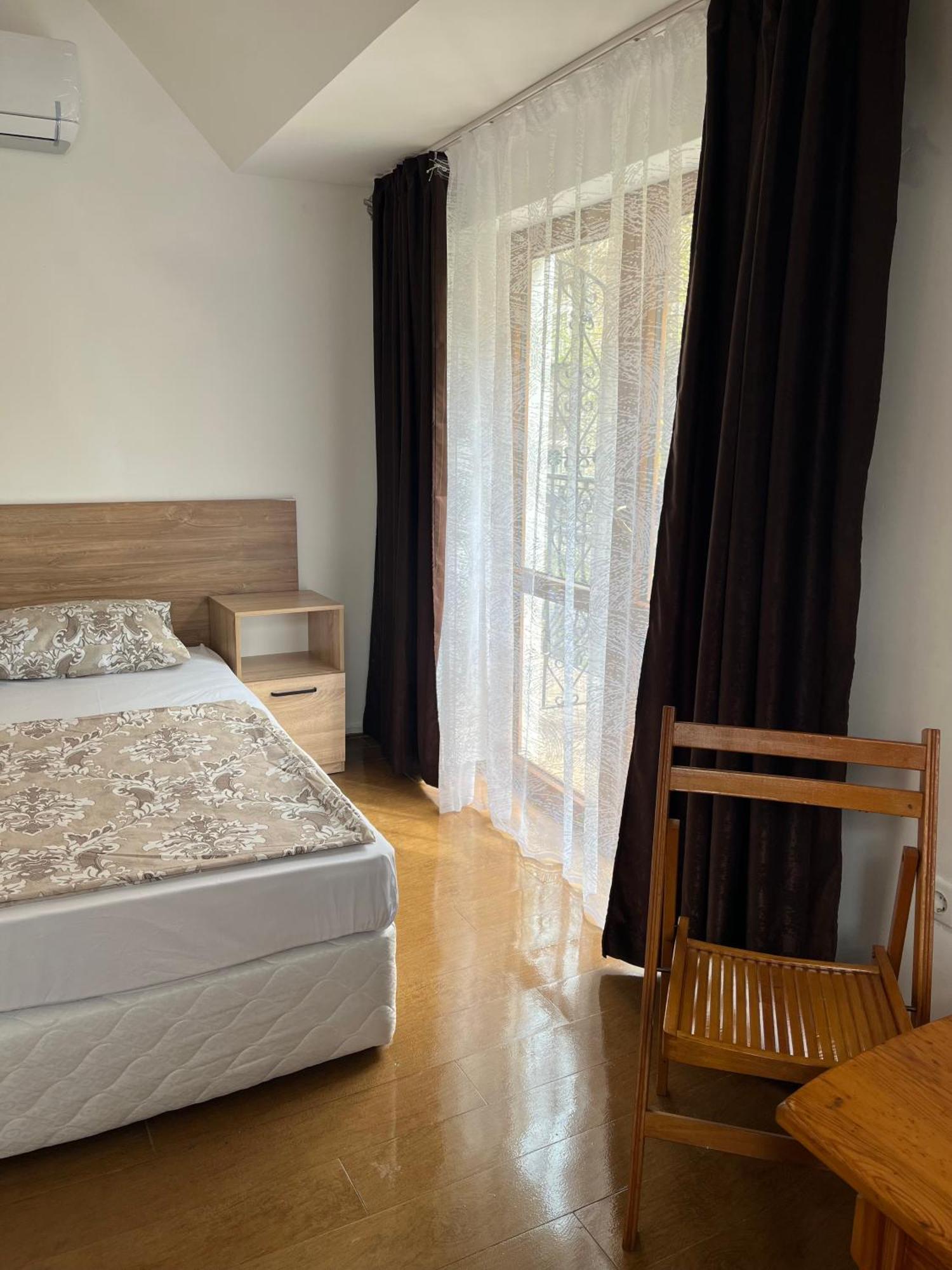 En-Suite Rooms: Novа Guesthouse In Sofia Center Exterior photo
