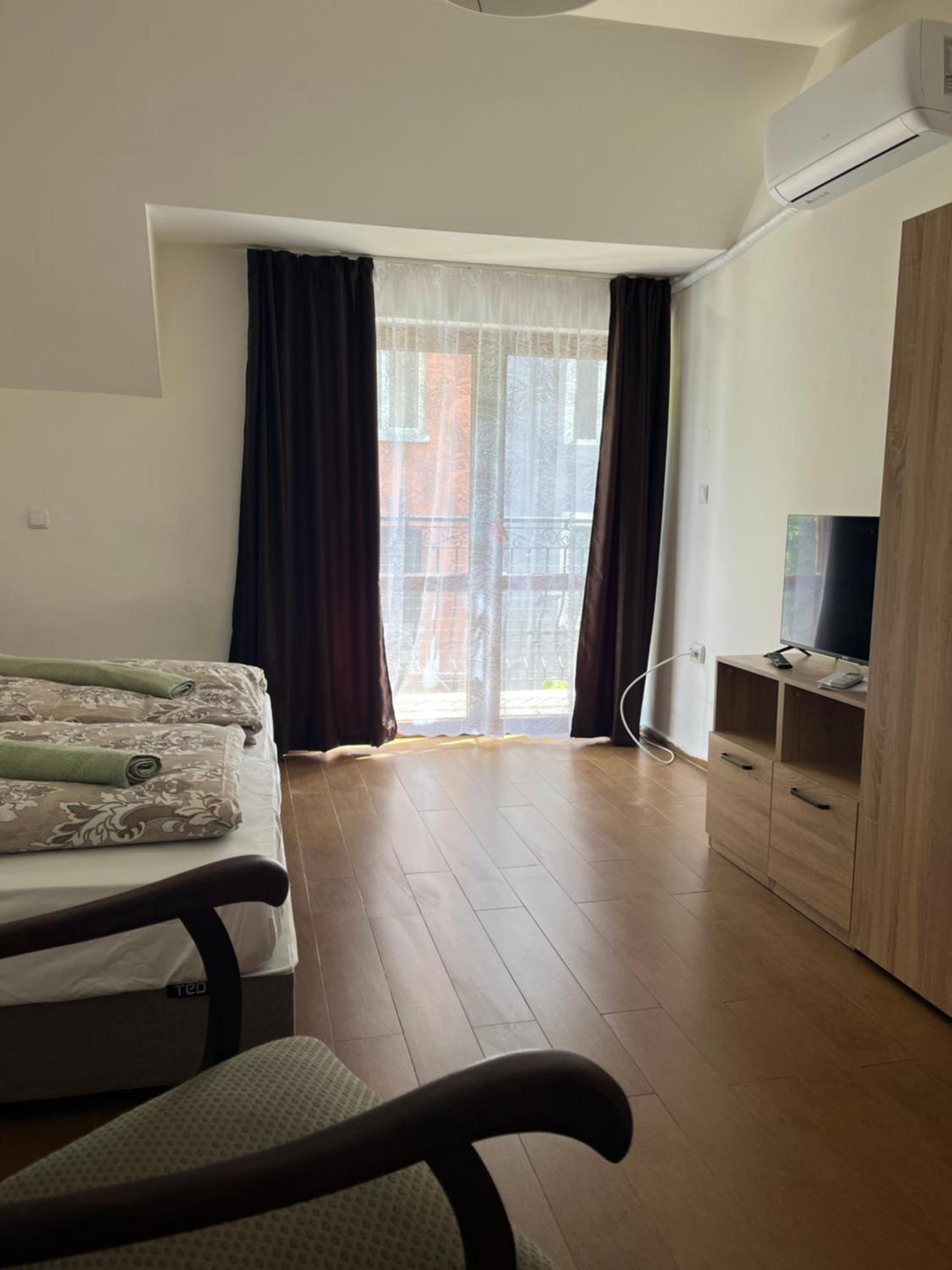 En-Suite Rooms: Novа Guesthouse In Sofia Center Exterior photo