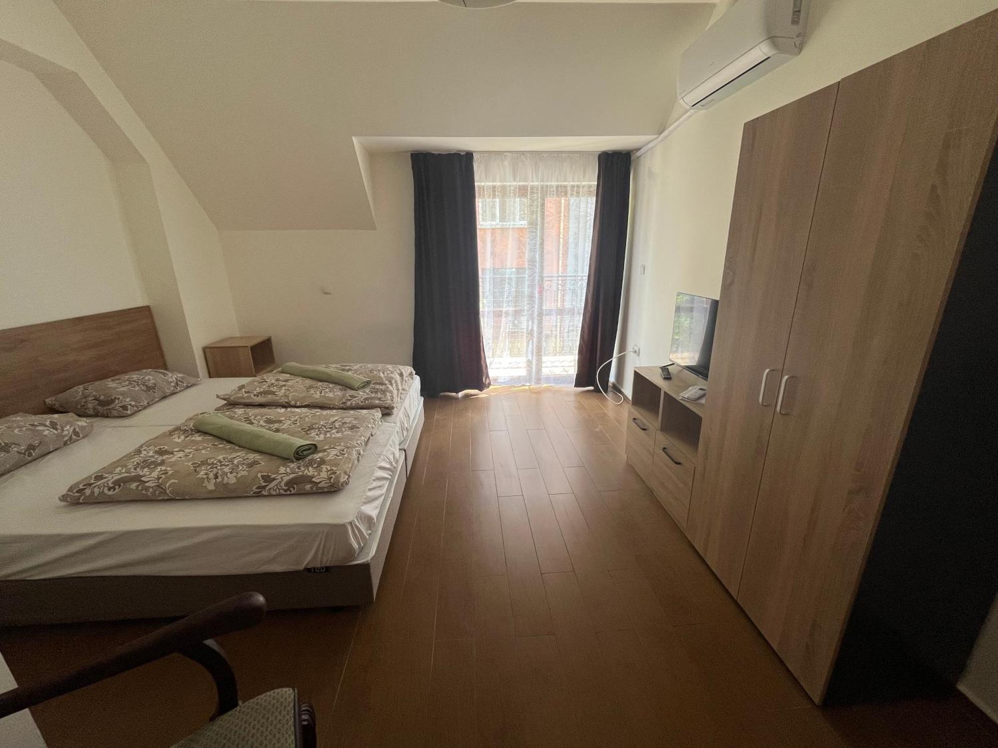 En-Suite Rooms: Novа Guesthouse In Sofia Center Exterior photo