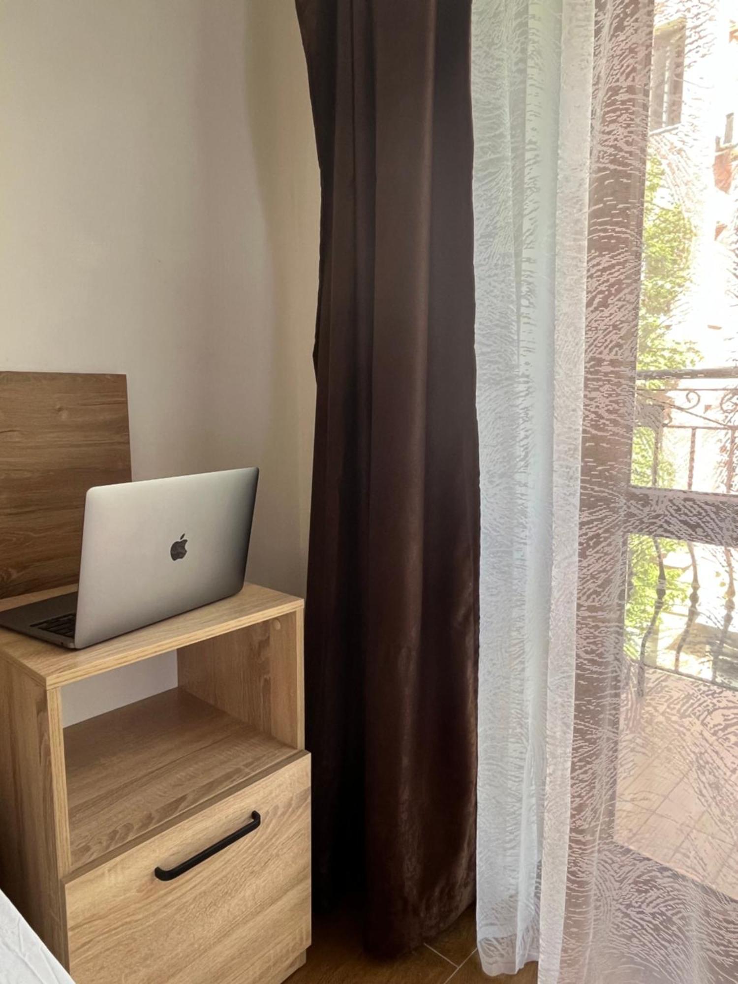 En-Suite Rooms: Novа Guesthouse In Sofia Center Exterior photo
