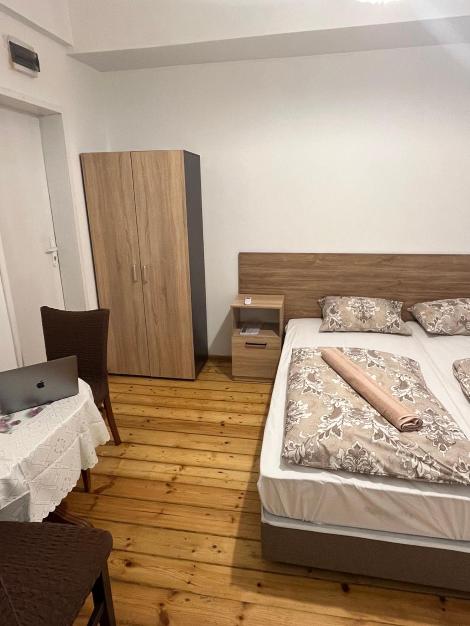 En-Suite Rooms: Novа Guesthouse In Sofia Center Exterior photo
