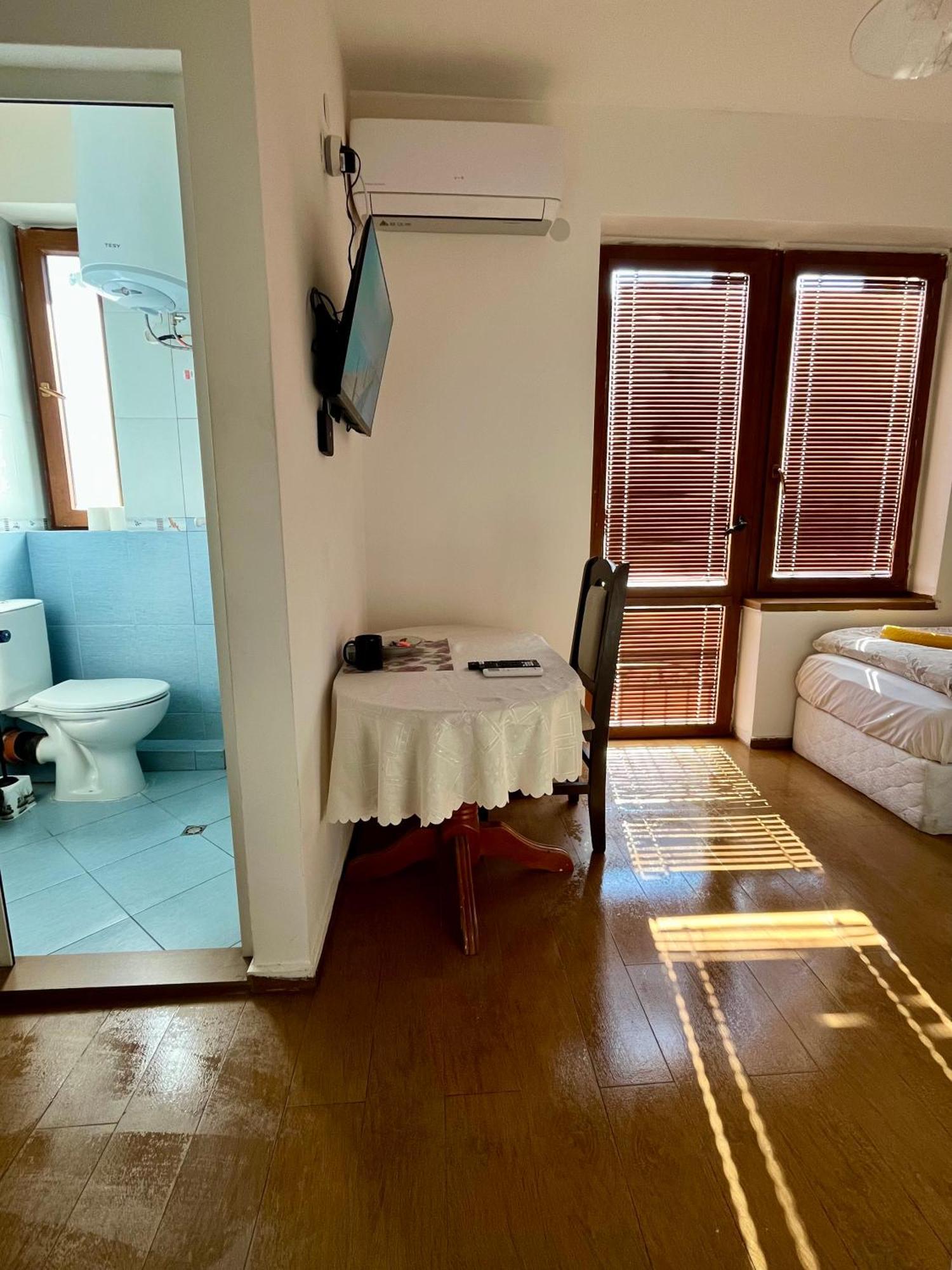 En-Suite Rooms: Novа Guesthouse In Sofia Center Room photo