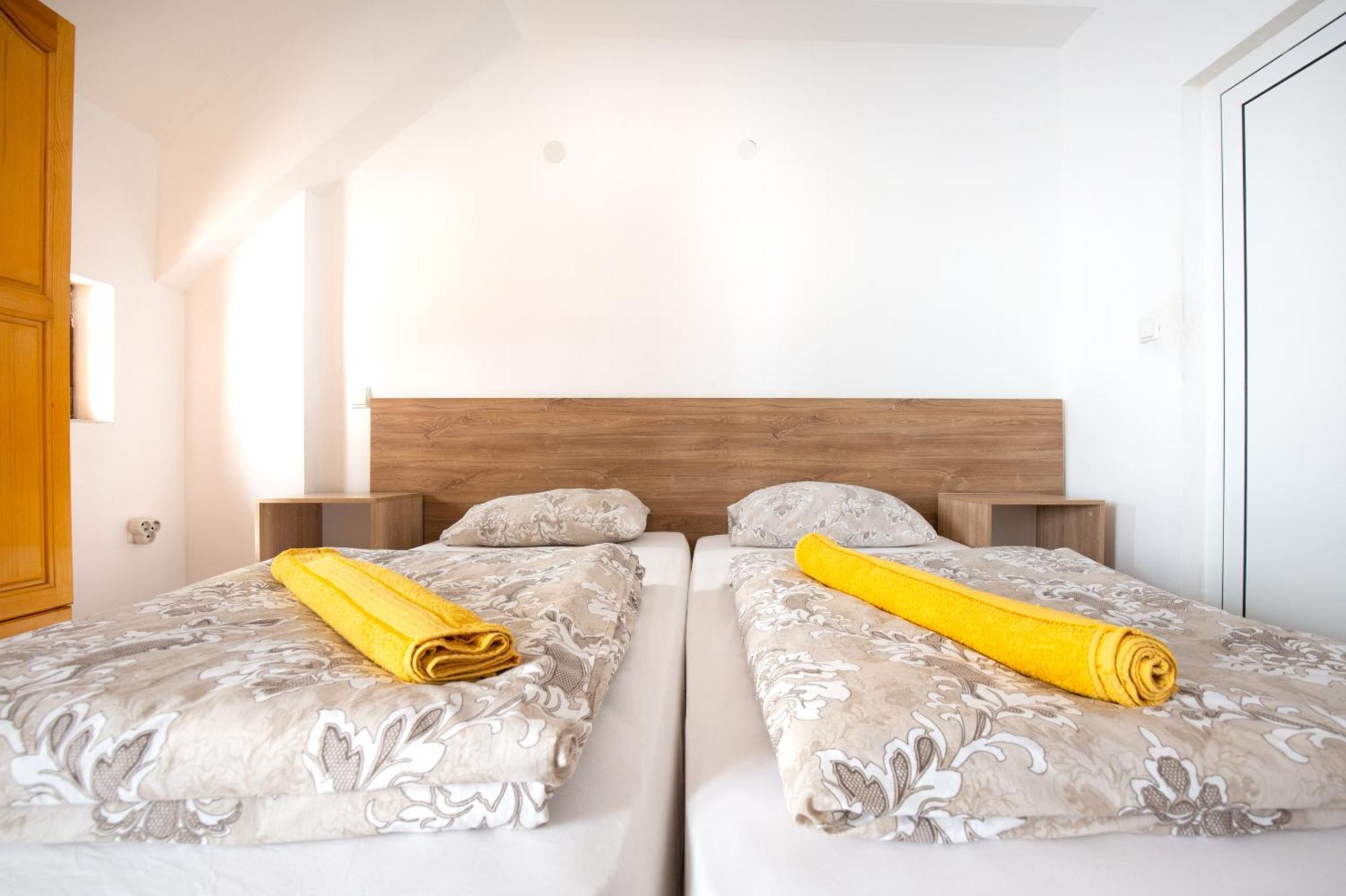 En-Suite Rooms: Novа Guesthouse In Sofia Center Exterior photo