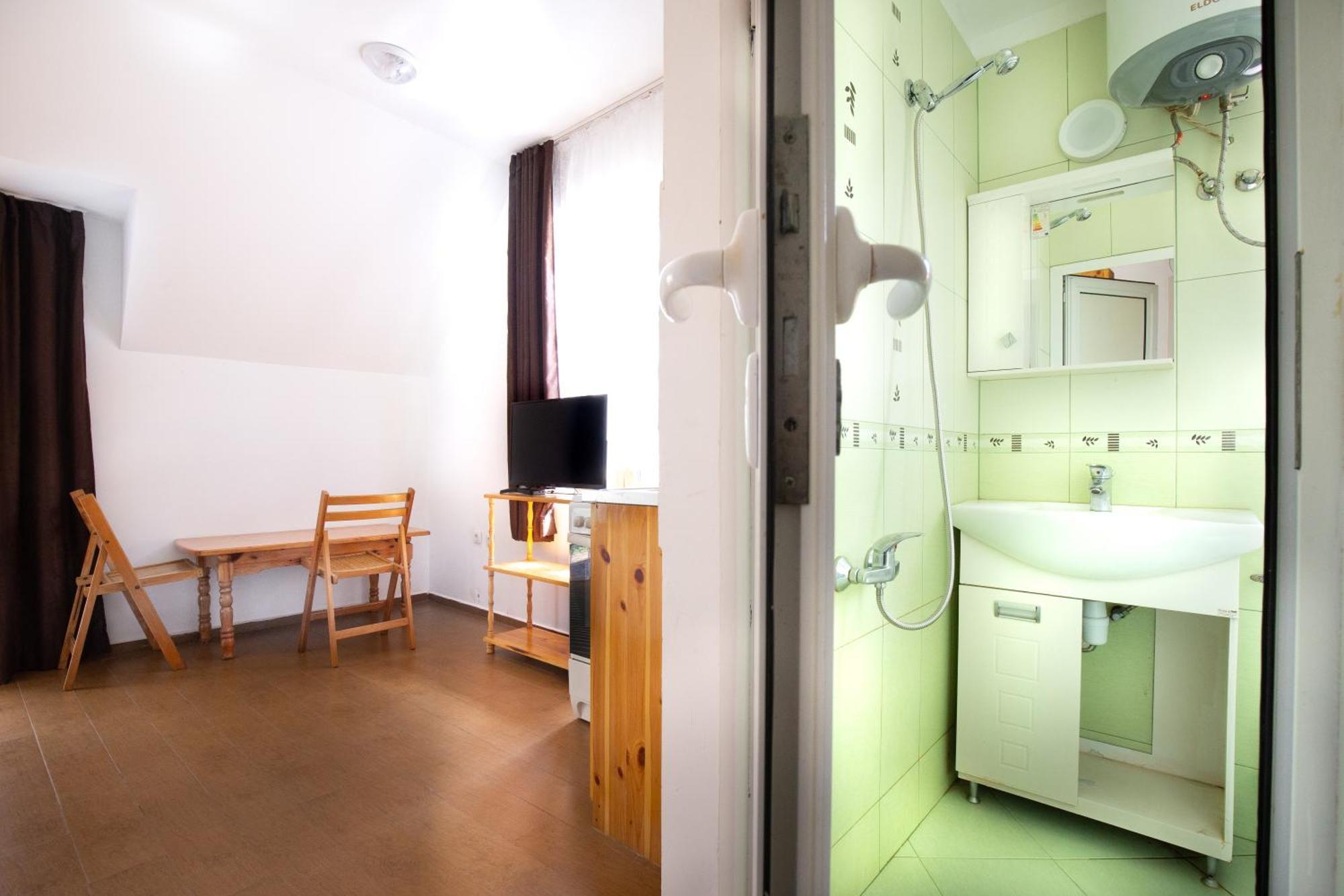 En-Suite Rooms: Novа Guesthouse In Sofia Center Exterior photo