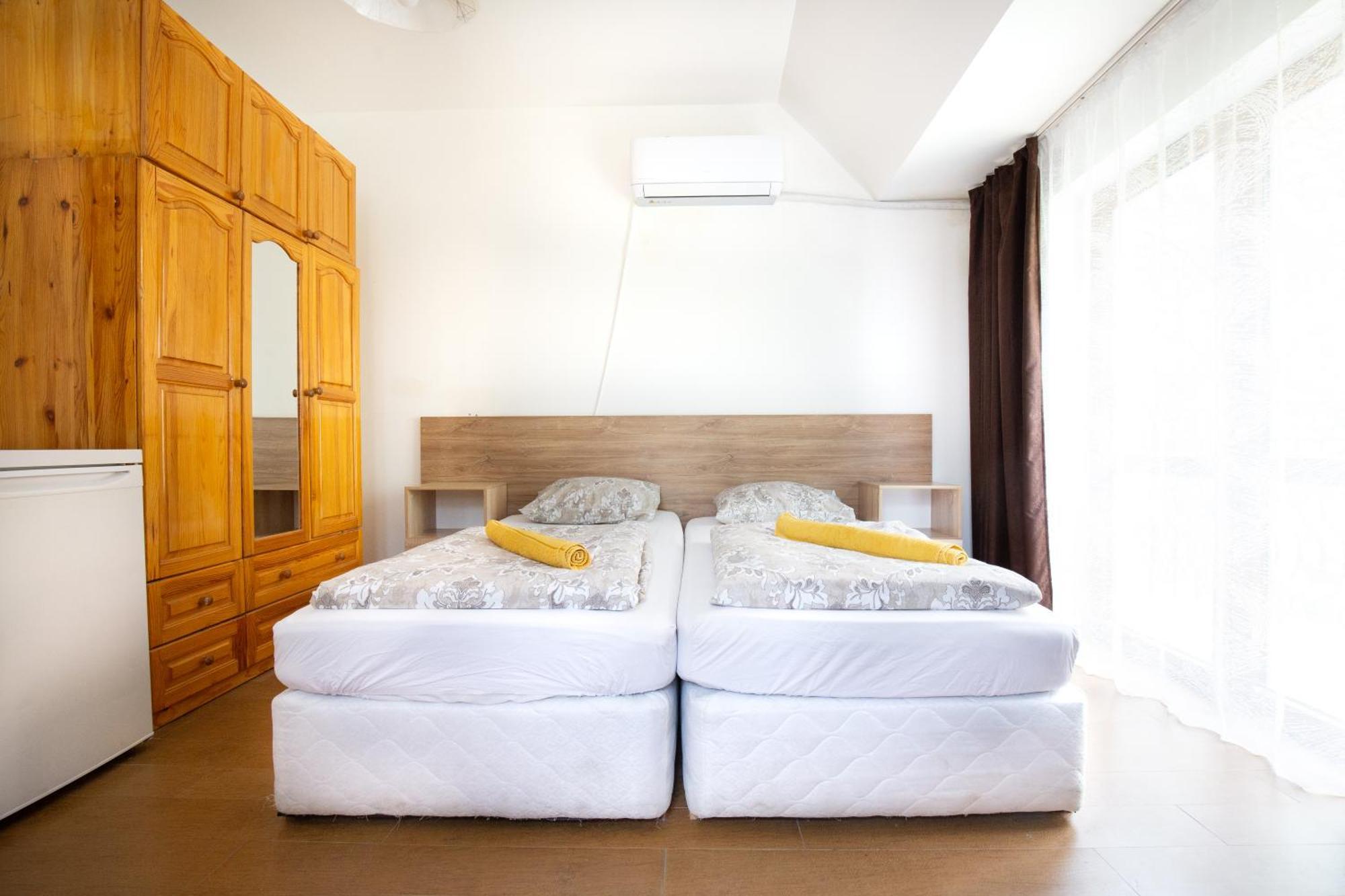 En-Suite Rooms: Novа Guesthouse In Sofia Center Exterior photo
