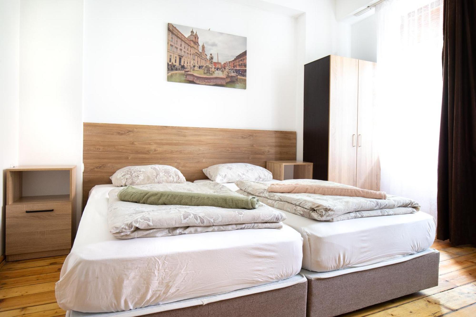 En-Suite Rooms: Novа Guesthouse In Sofia Center Exterior photo
